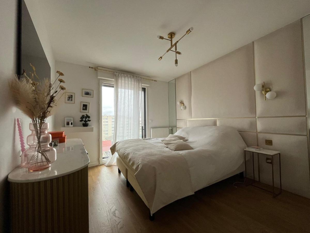 Appartement Luxueux Climatise Avec Terrasse, 6 Couchages - 17Eme Arrondissement De Paris كليشي المظهر الخارجي الصورة