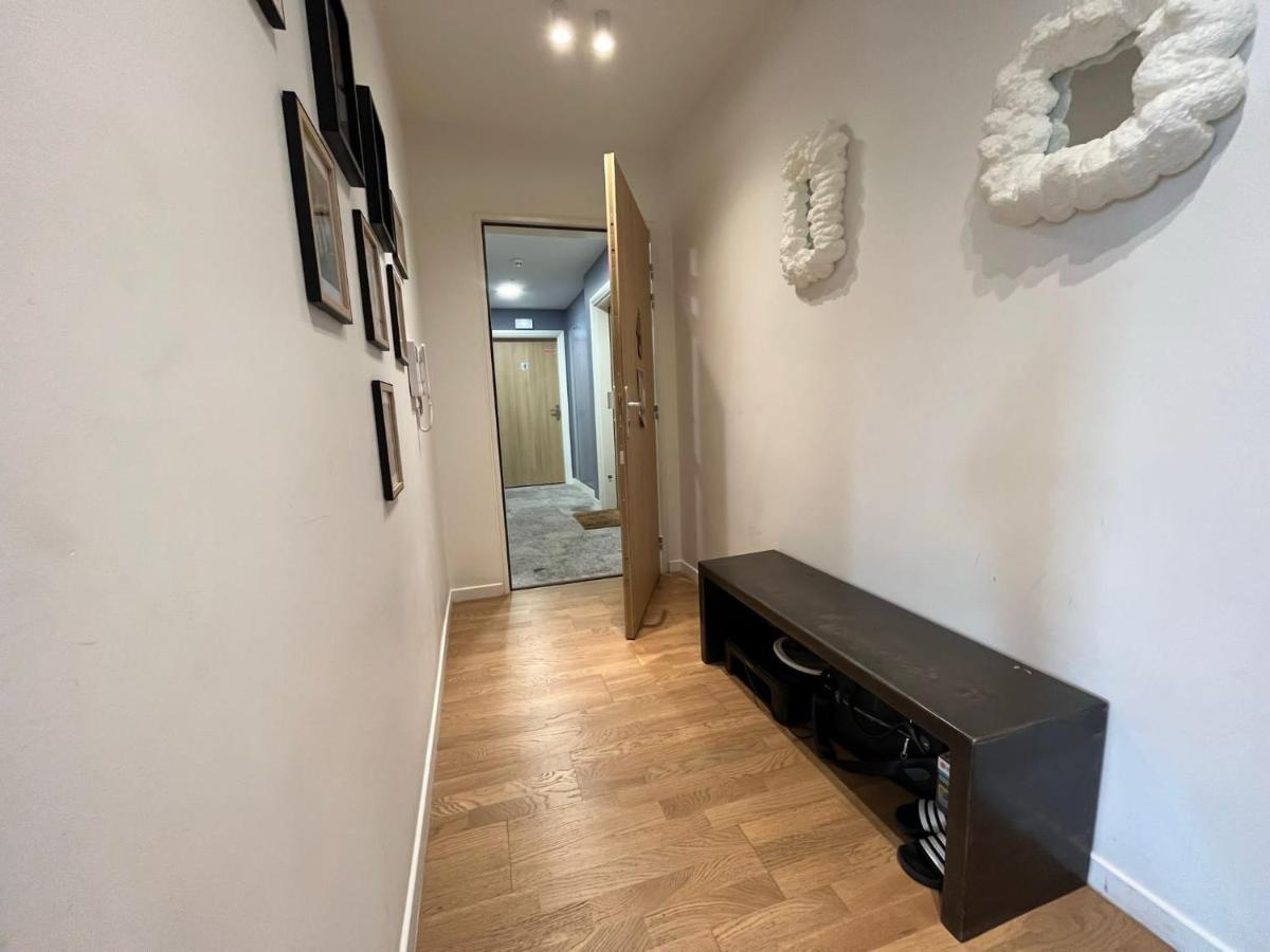 Appartement Luxueux Climatise Avec Terrasse, 6 Couchages - 17Eme Arrondissement De Paris كليشي المظهر الخارجي الصورة